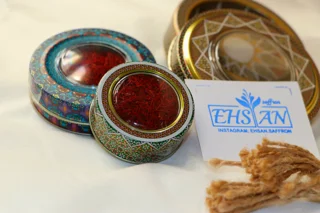 زعفران نگین نیم مثقال